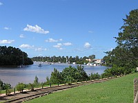 Maryborough - Mary River looking from Wharf St (Mar 2006)
